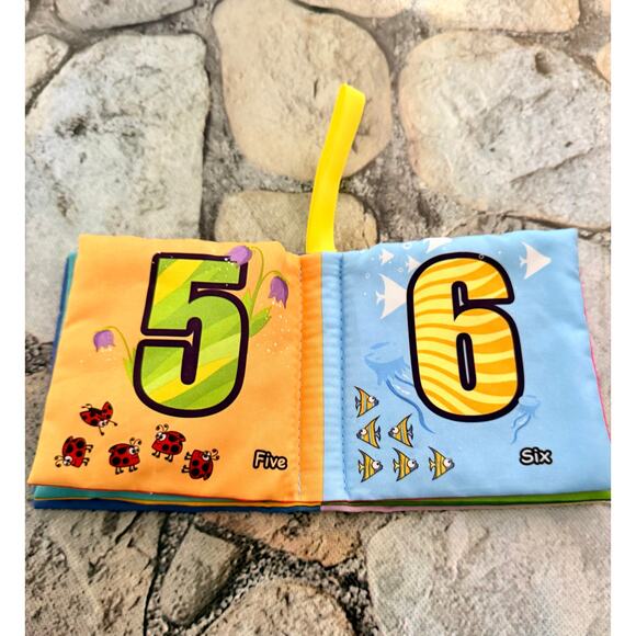 TEYTOY BABY/TODDLER SOFT ACTIVITY BOOKS - Picture 6 of 8